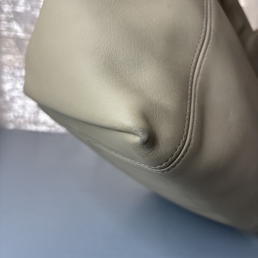 Vintage COACH Bone White Leather, Waverly Tote Bag, Zip, 4133 90s Dominican - Picture 12 of 16